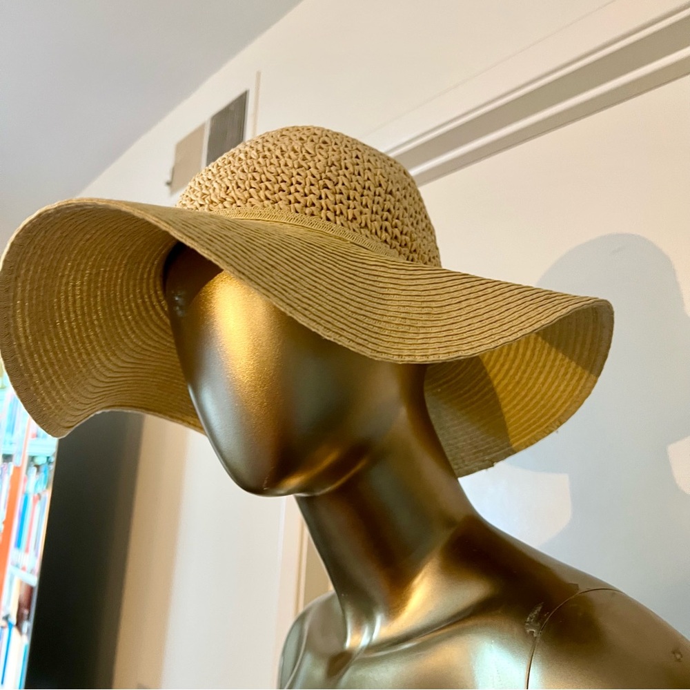 Brand New Elegant Tan Wide-Brimmed Sun Hat